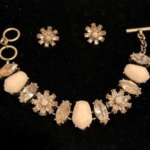 NWOT C & I Gardenia Toggle bracelet & Earrings